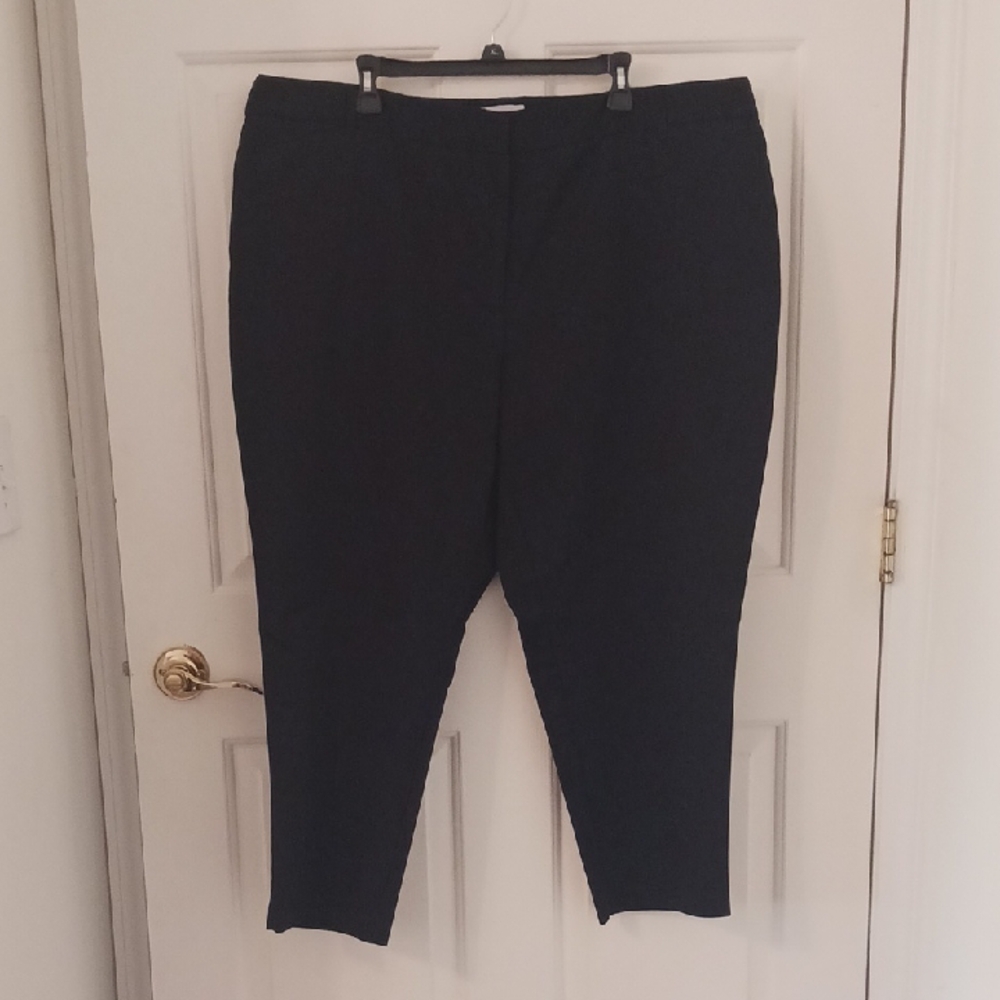 Liz Claiborne Black Cropped Pants